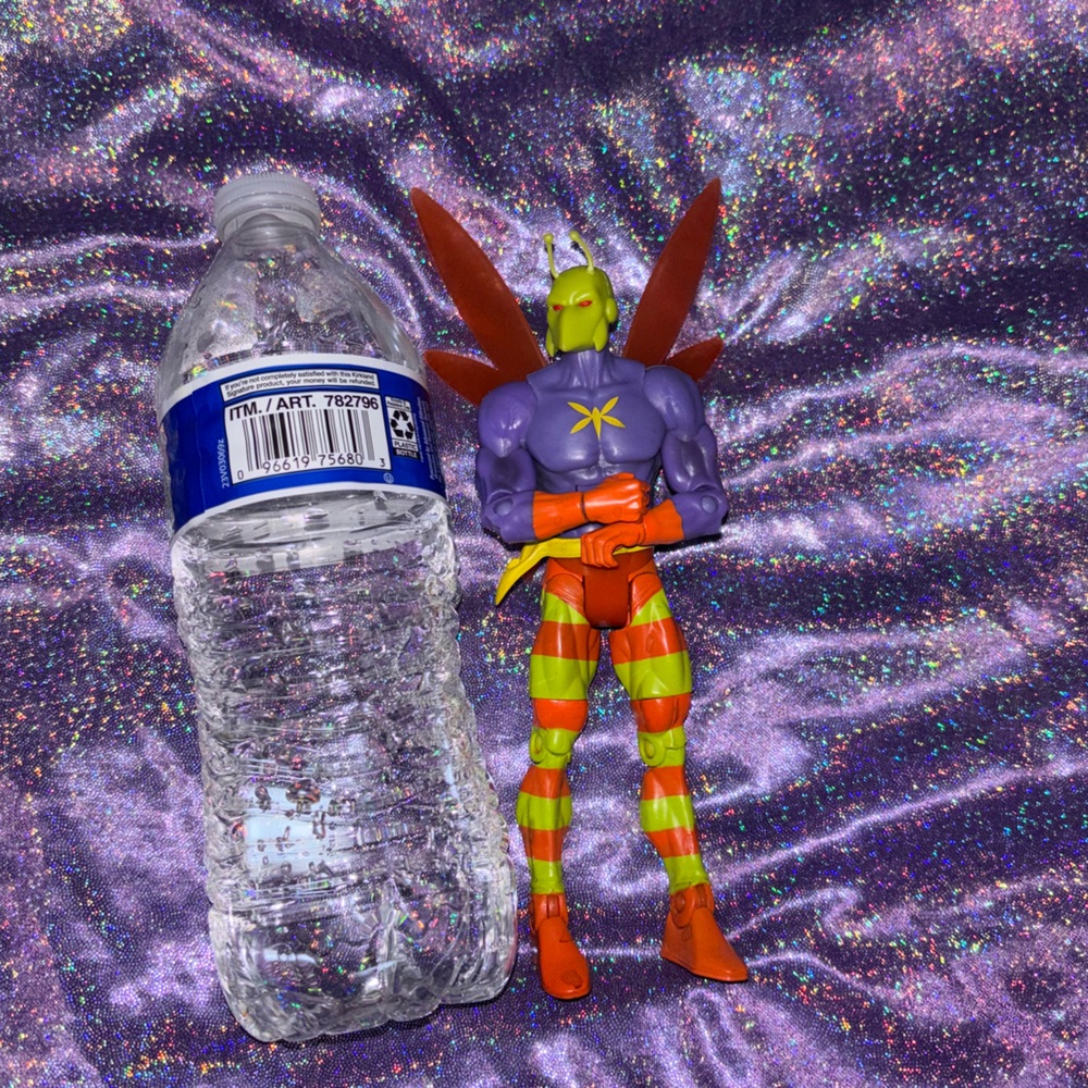 DC Moth Man Figure - Picture 9 of 9